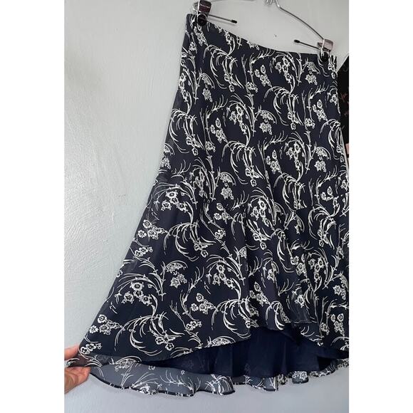 Chaps Size Large Skirt Dark Navy Floral Asymmetric Flowy Flutter Classic Fairy - Picture 1 of 9